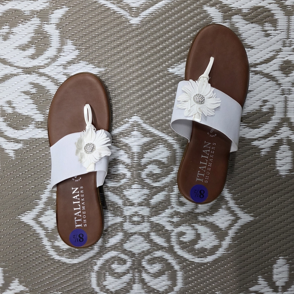 Italian Shoemakers White Daisy Sandals